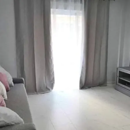 Apartment Lovely Central 2 Bed Close To The Beach And Stations Fuengirola